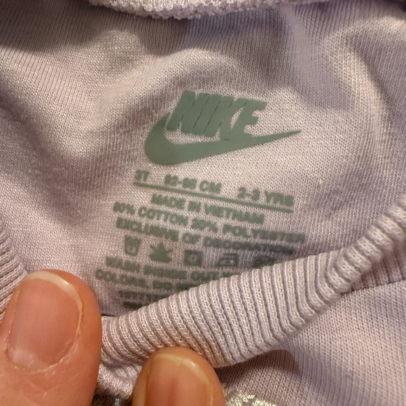 Nike Girls 2 Piece Lilac Purple Shirt/shorts set - Picture 4 of 5